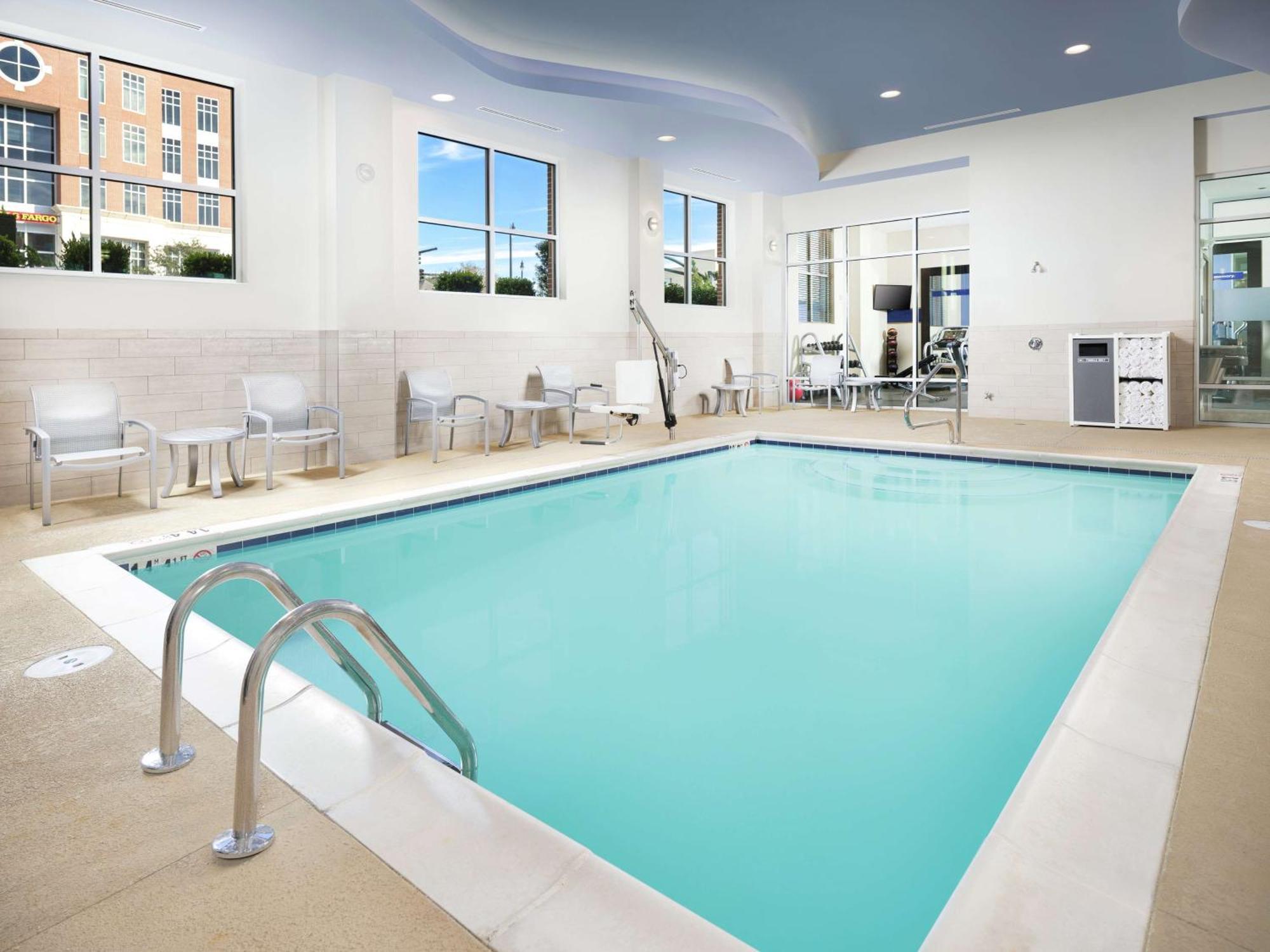 Hampton Downtown 3*